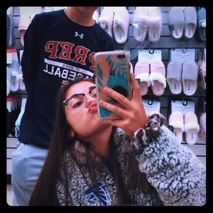 Meet your Posher, Veronica